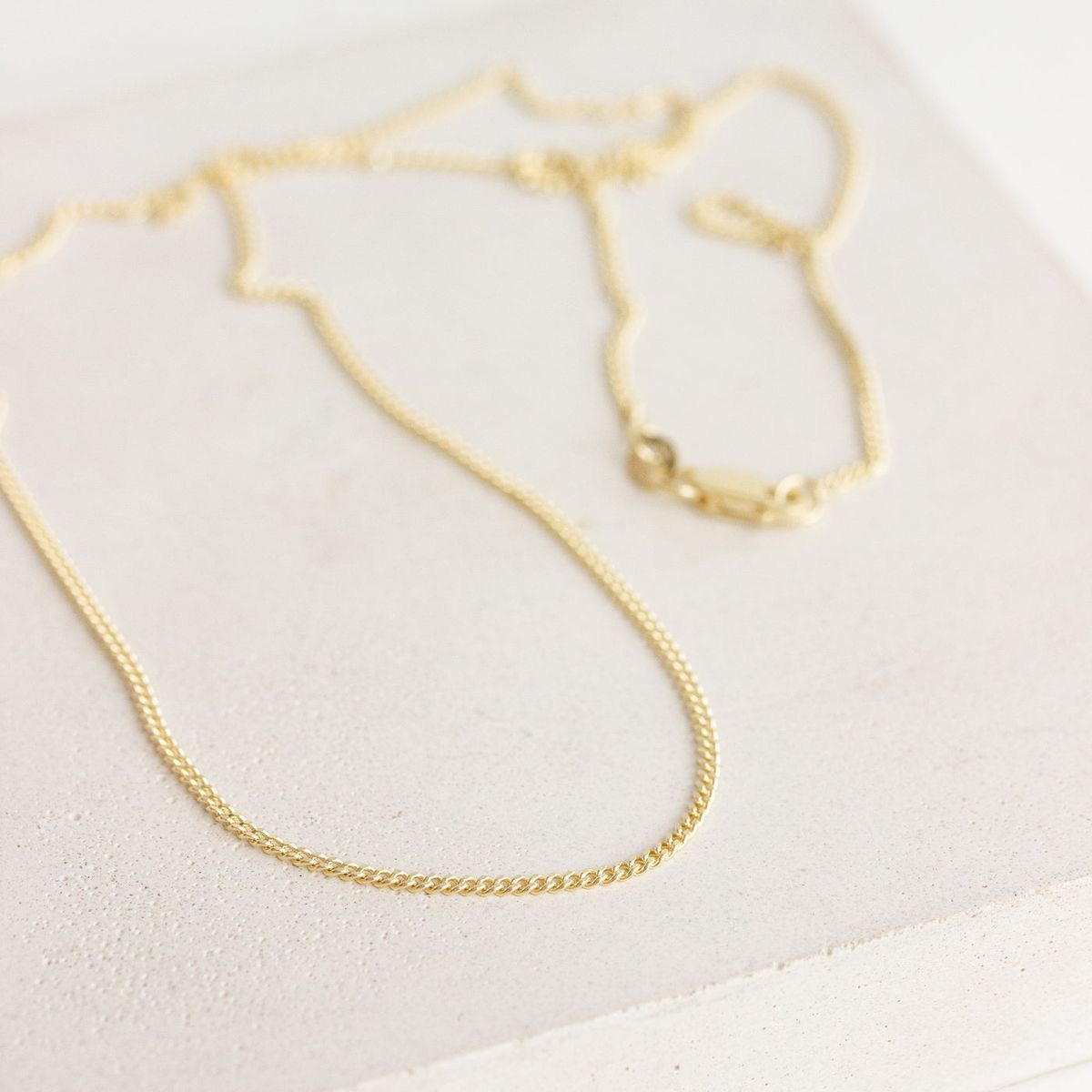 Curb chain