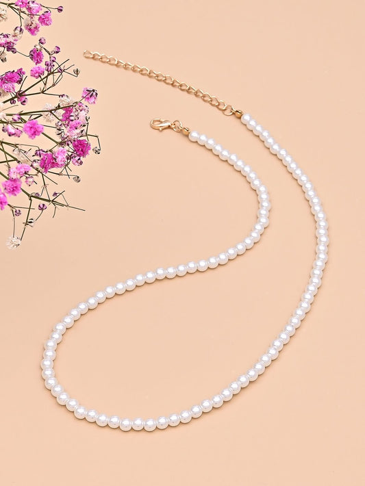 Classic pearl choker