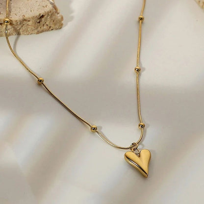 Heart decor necklace