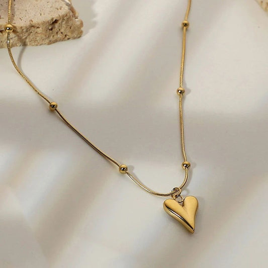 Heart decor necklace