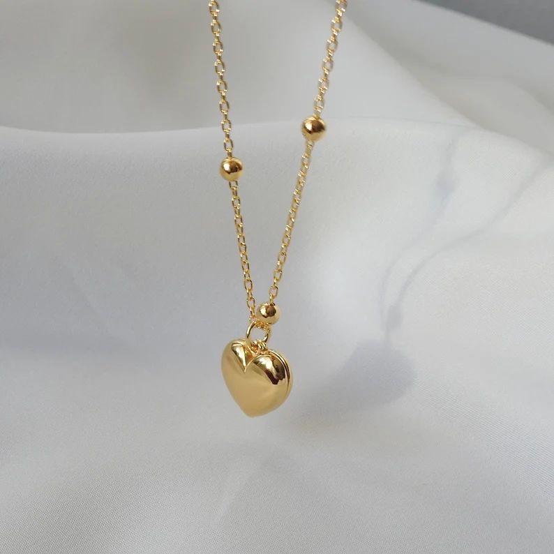 Heart decor necklace