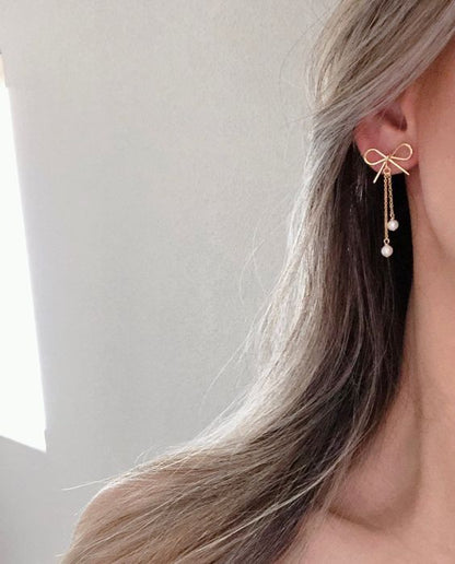 Bow dangle pearl earrings