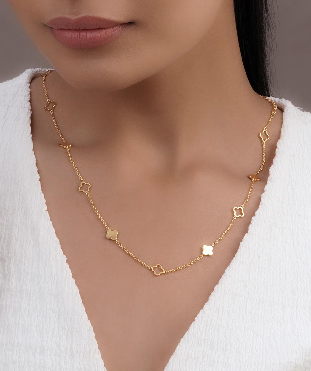 Clover charm necklace