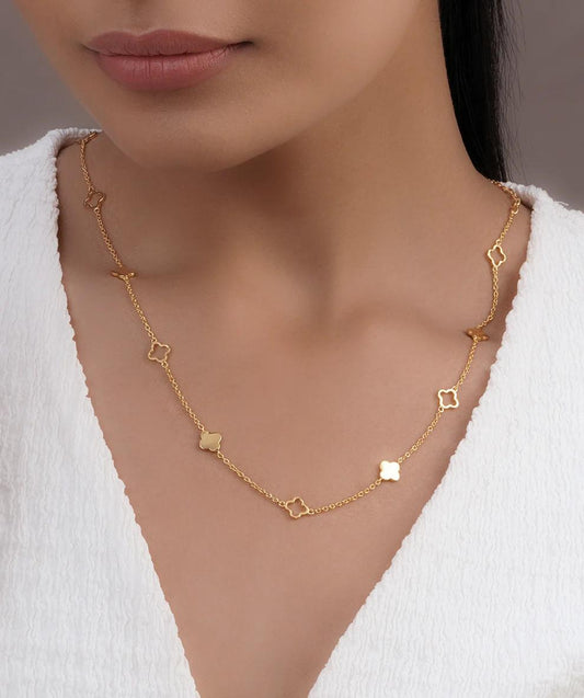 Clover charm necklace