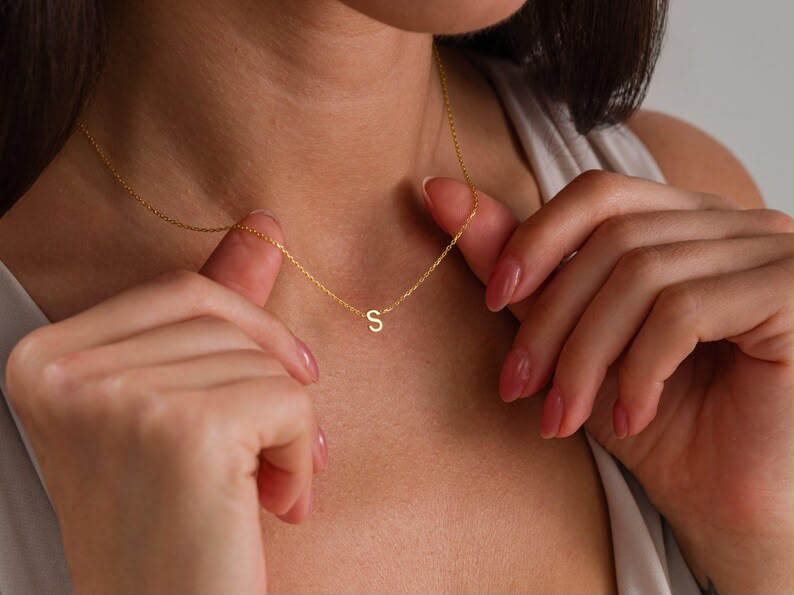 Dainty Initial Necklace – Personalized Minimalist Letter Pendant for Women