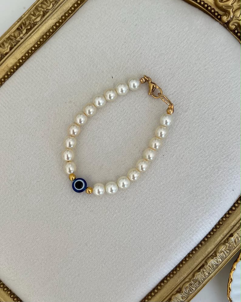 Evil eye pearl bracelet